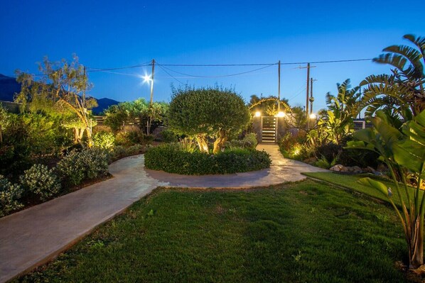 Property grounds - Sweet Sissi Jacuzzi Home (Sisi)