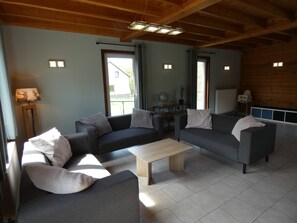 TV - Spacious vacation home 5 bedrooms, dog and child friendly. Region of Achouffe! (Houffalize)
