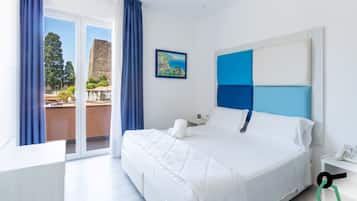Standard Double or Twin Room | Minibar, in-room safe, free WiFi, bed sheets
