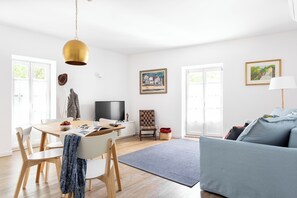 Smart TV - By the Castle | Cozy & Comfy | Family-Friendly (Lisboa)