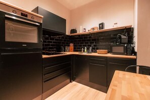 Comfort Apartment | Private kitchen - Luga Homes - Augustusplatz (Leipzig)