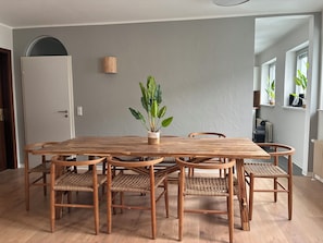 Deluxe Çatı Katı Süiti (Penthouse), Şehir Manzaralı | Odada yemek servisi
