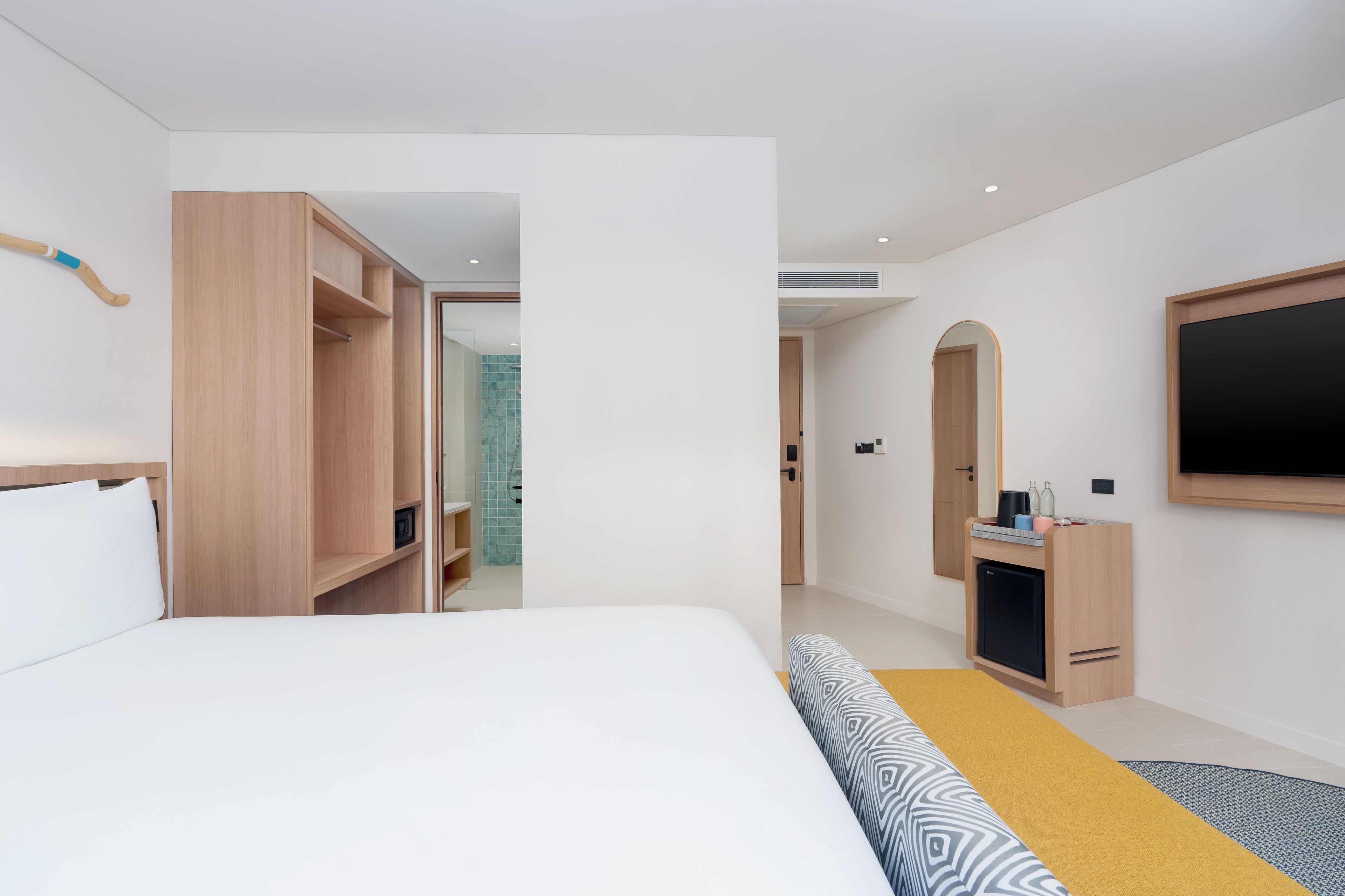 Ropa de cama de alta calidad y minibar 