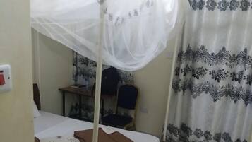 Deluxe tweepersoonskamer, uitzicht op stad | Gratis wifi