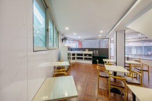 Dining - Winsome Hotel-GZ Gangding Metro Station (Guangzhou)