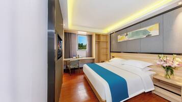 Camera Luxury con 2 letti singoli, vista città | Postazione laptop, Wi-Fi gratuito