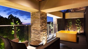 Luxury Suite, Non Smoking | Bathroom | Spring water bathtub, rainfall showerhead, hair dryer, slippers - Suites Hanare Matsushimakaku (Aizuwakamatsu)