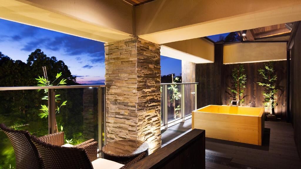 Suite de lujo, no fumadores | Bañera de hidromasaje al aire libre