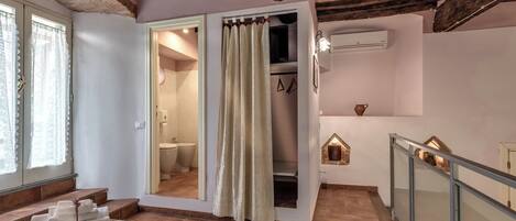 2 عدّة غرف نوم وواي فاي وملاءات أسرّة