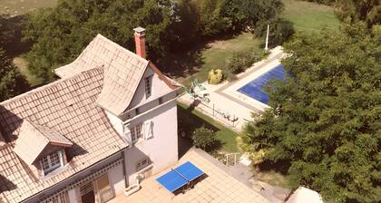 Maison de vacances « Gßte De La Guillone » avec piscine privée, terrasse et jardin privés
