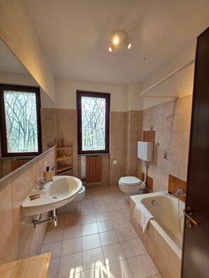 Bathroom - Easy Albese Comfort Apartment (Albese con Cassano)