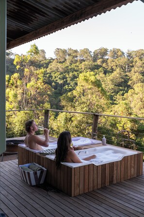Baignoire à remous extérieure