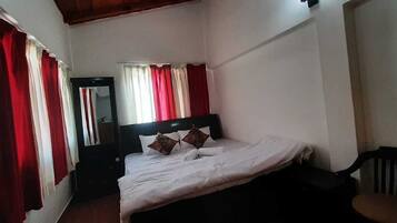 Deluxe Room, Hill View | Desk, free WiFi