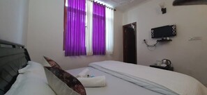 Room - Aesquire Homestay (Bhimtal)