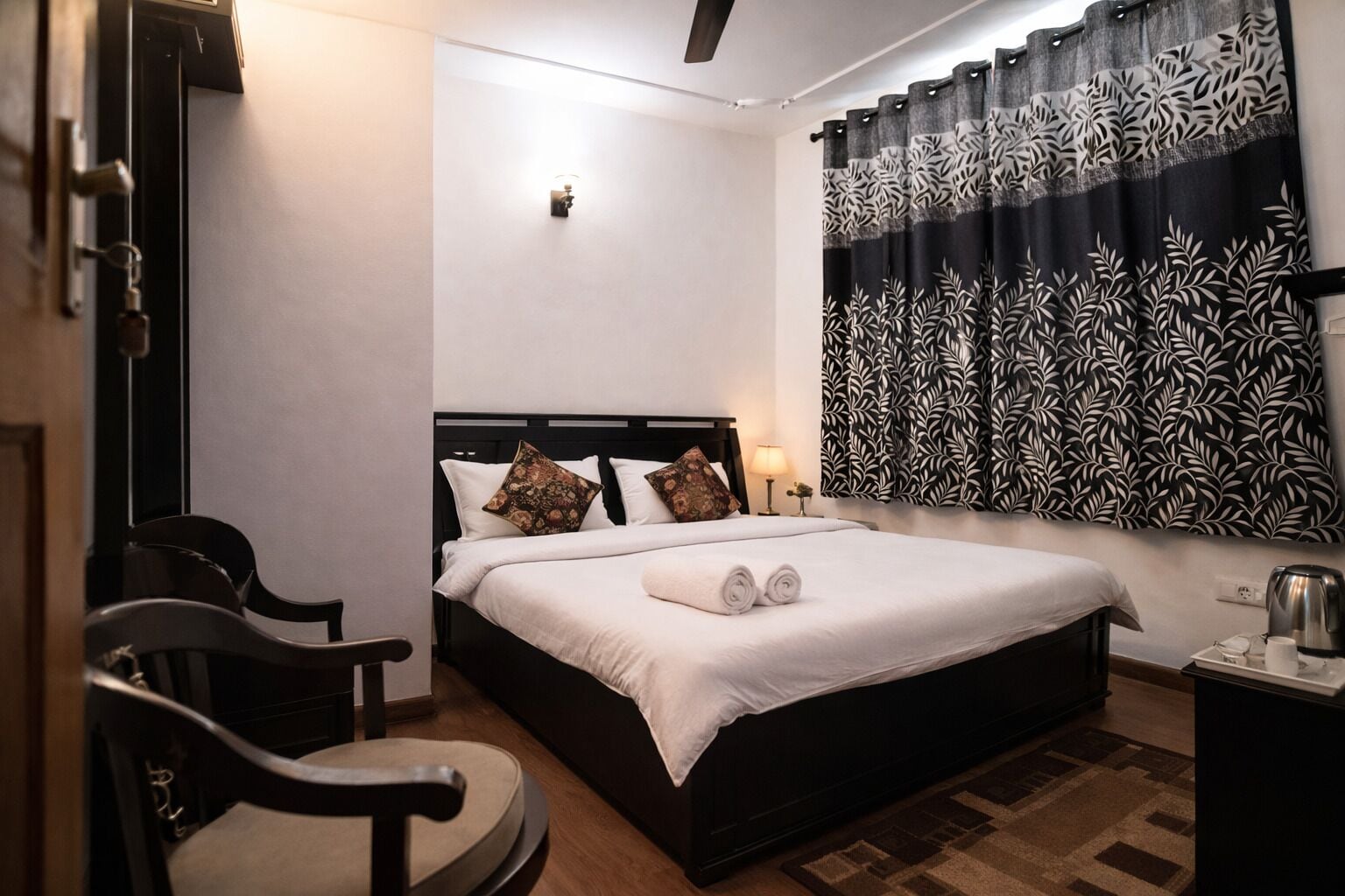 Deluxe Room, Hill View | Desk, free WiFi