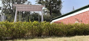 Property grounds - Aesquire Homestay (Bhimtal)