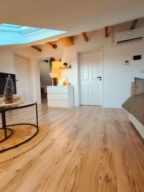 Living area - Vrbo Property (Plaidt)