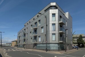 Exterior - Apartment - Sleeps 3 - Royalvictoriastation 5mins (London)