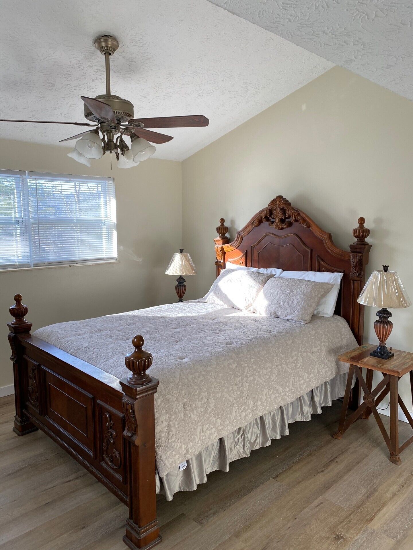 收费 WiFi、床单