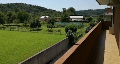 Appartement 'Panoramica' avec vue sur la montagne, Wi-Fi et climatisation