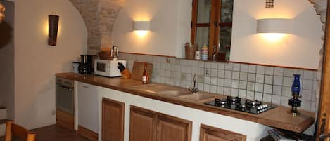 Micro-ondes, four, plaque de cuisson, lave-vaisselle