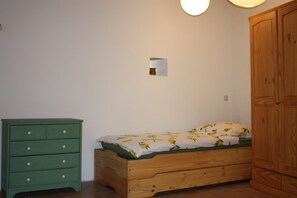 Bügeleisen/Bügelbrett, WLAN, Bettwäsche