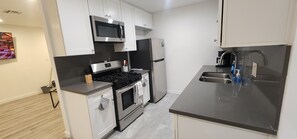 Microondas, horno y parrilla de estufa