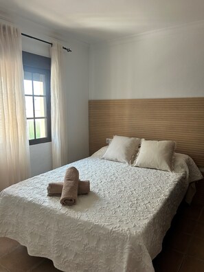 مكواة/لوح كي وواي فاي وملاءات أسرّة