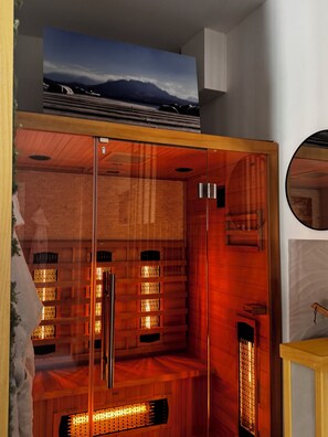 Romanttinen huoneisto, kaupunkinäköala | Sauna