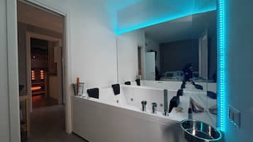 Romantic Condo, City View | Spa