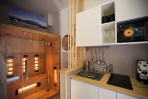 Romantic Condo, City View | Private kitchen | Highchair - Scugnizzo Apartment (Naples)