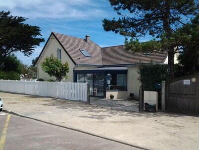 Cosy house for 12 people 120m from the sea