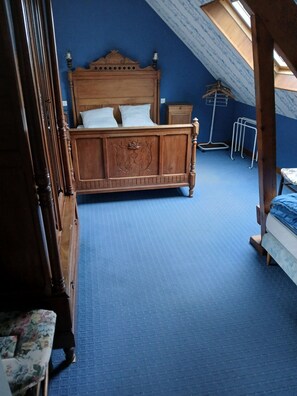 Room - Vrbo Property (Agon-Coutainville)