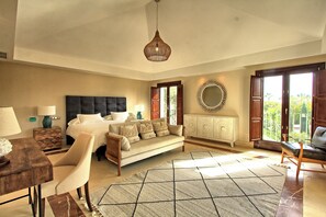 Living area - Six bedroom Villa in Sotogrande with pool (AN)