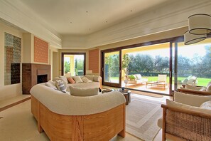 Living area - Six bedroom Villa in Sotogrande with pool (AN)