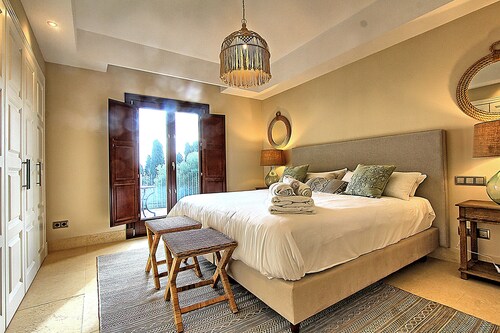 Six bedroom Villa in Sotogrande with pool