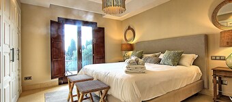 Six bedroom Villa in Sotogrande with pool