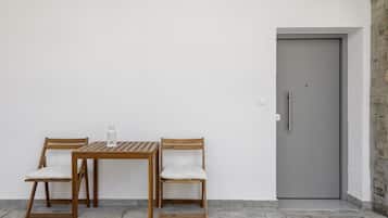 Studio, byutsikt | Utendørsservering