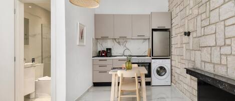 Espresso maker, coffee/tea maker, electric kettle