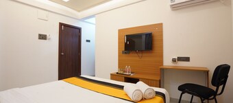 เอวาย พลัส รีเจนซี โรงแรม  