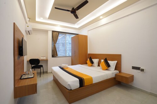 AY Plus Regency Hotel