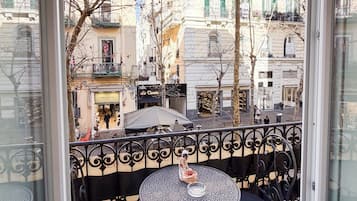 Suite familiare, 2 camere da letto, balcone, vista città | Ristoranti