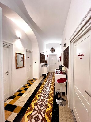 Interior - Suite Scarlatti (Naples)