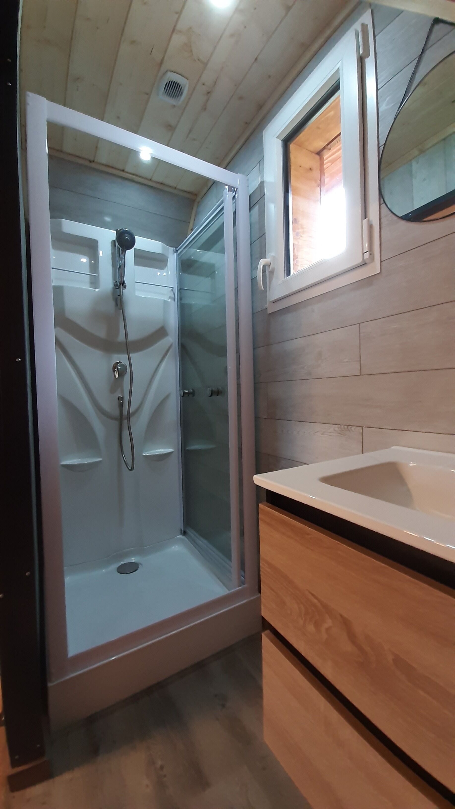 Toallas y papel de baño 