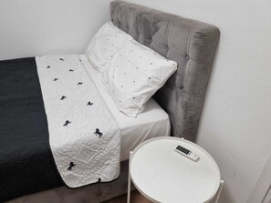 熨斗/熨衫板、Wi-Fi、床單