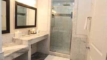 Shower, hair dryer, bidet, towels