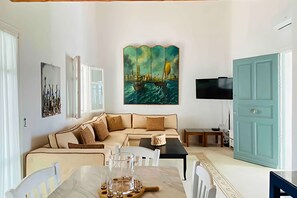 Living area - Mykonos pool house 3 shared pool - My rental Homes (Mykonos)