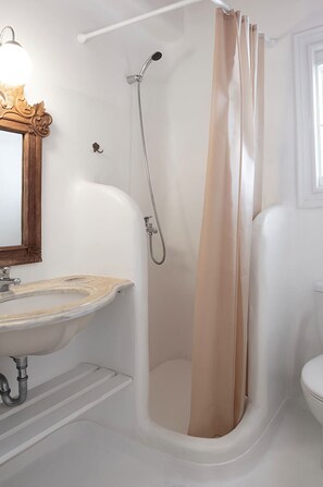 Shower, hair dryer - Mykonos pool house 3 shared pool - My rental Homes (Mykonos)