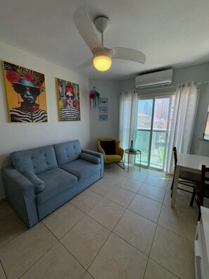 Living area - Beautiful 2-bedroom apartment with Sea View Bat Yam (Bat Yam)