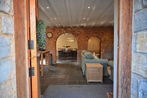 Interior - The Cider House-A spacious, country cottage with riverside views.Home from home (Burrowbridge)